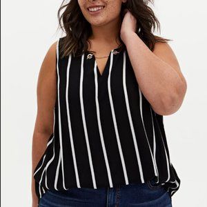 Torrid sleeveless top NWT